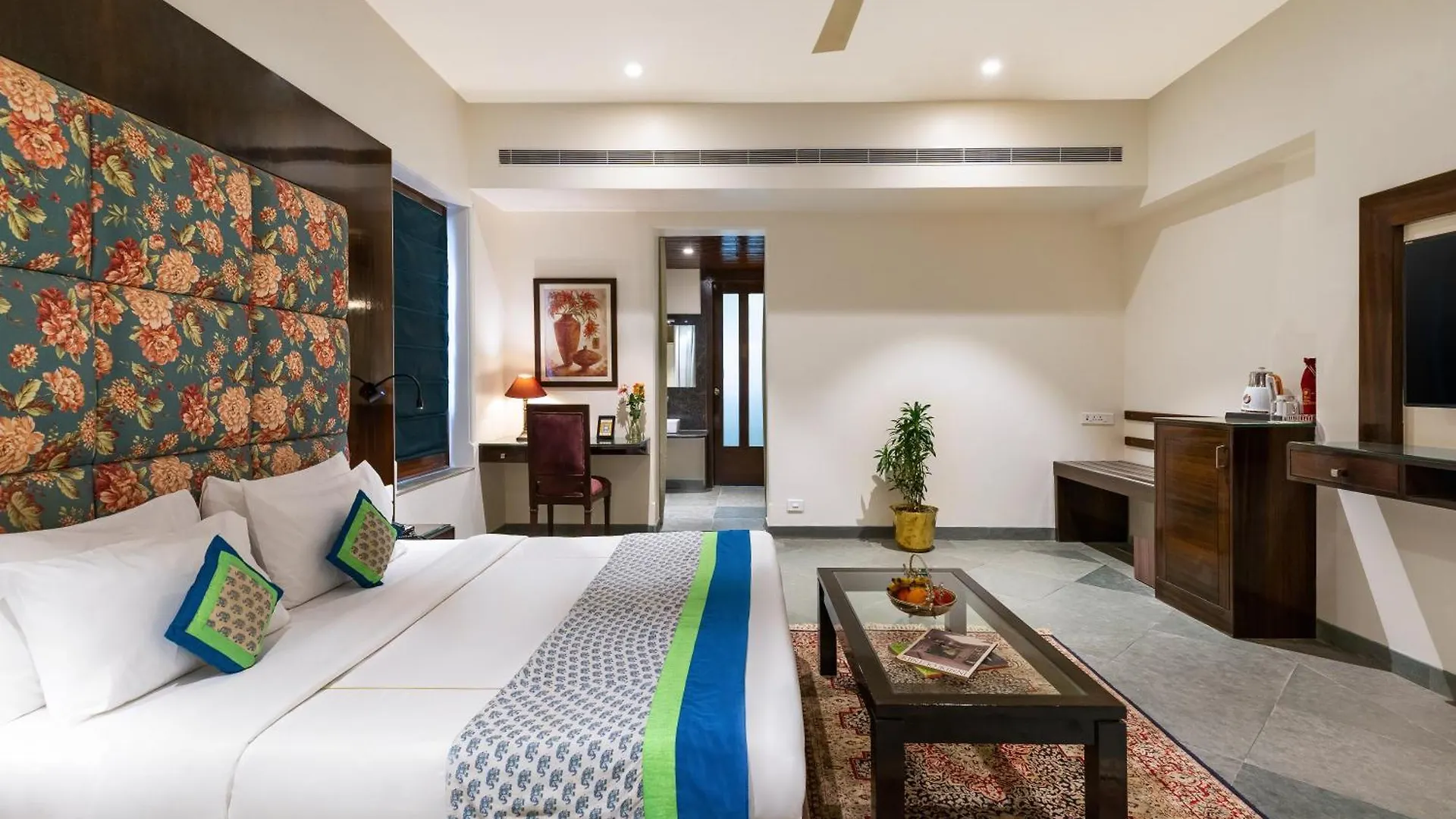 ****  Brahma Niwas - Best Lake View Hotel In Udaipur India